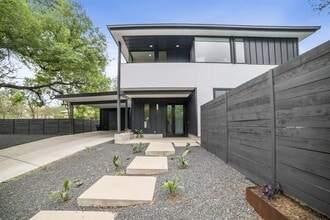 Building Photo - 2003 Melridge Pl