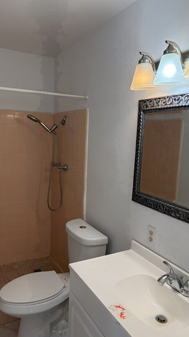 Building Photo - Mid-Century Dream with Beautiful POOL !!!