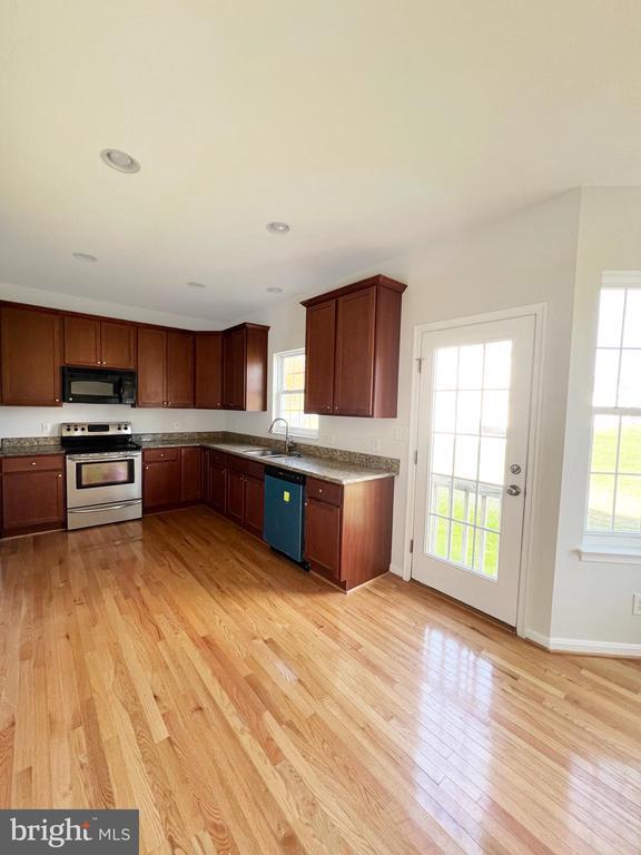 Building Photo - 8283 Makensie Way