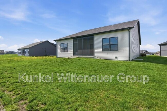 Building Photo - 829 Bushwood Way