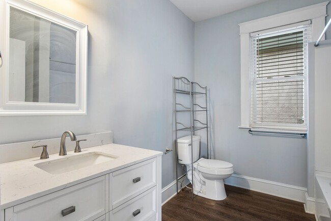 Building Photo - Stylish and Spacious: Renovated 5-Bedroom ...