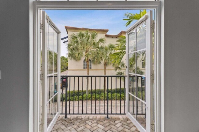 Building Photo - 3211 Estancia Ln