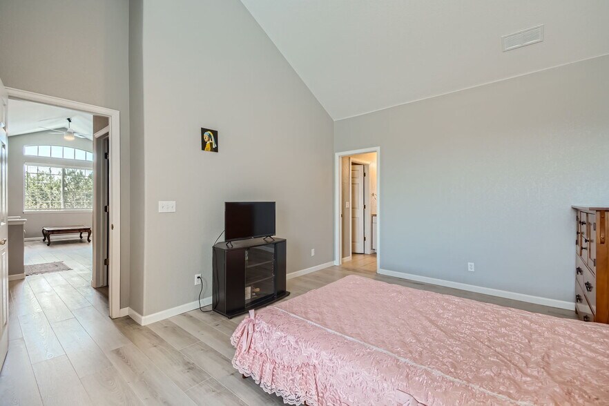 Building Photo - 22580 E Ontario Dr