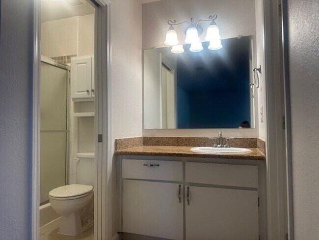 Building Photo - 55-1309