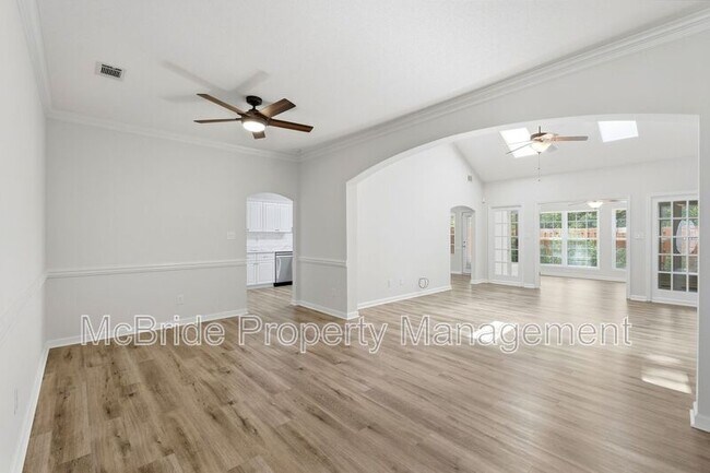 Building Photo - 678 Kensington Ct SE