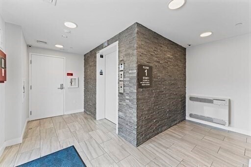 Building Photo - 1133 N Shore Rd