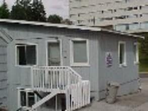 Building Photo - 1120-1130 NE Shaw Street