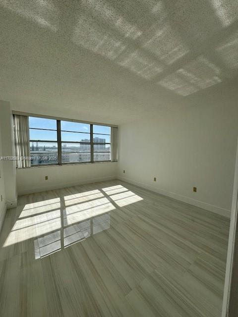 Building Photo - 18021 Biscayne Blvd