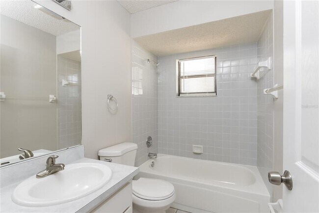 Building Photo - 5801 Pauma Pl