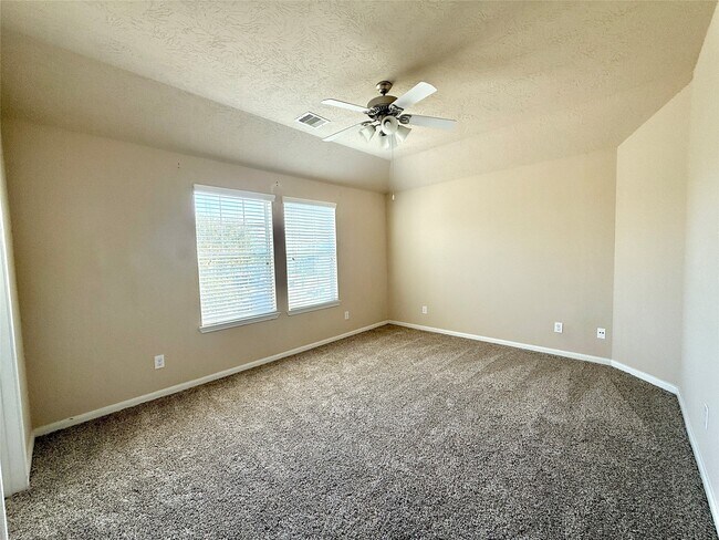 Building Photo - 2042 Nichole Woods Dr