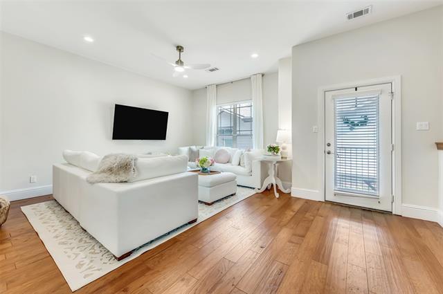 Building Photo - 5916 Hudson St