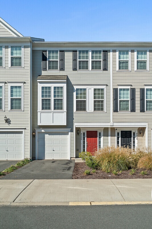 Building Photo - 8292 Heritage Crossing Ct