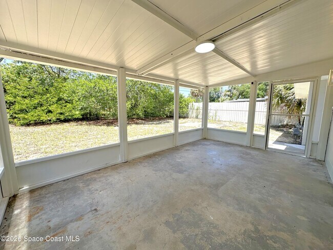 Building Photo - 4440 Stuart Ave