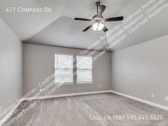 Building Photo - 477 Compass Dr