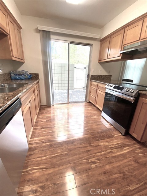 Building Photo - 1582 Mitchell Ave