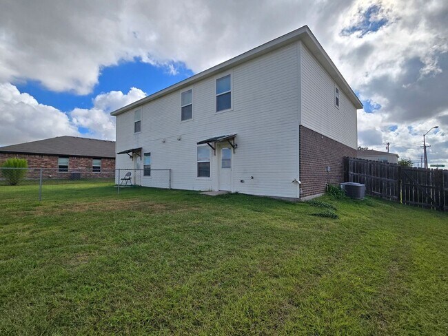 Building Photo - RENT REDUCTION & SPECIAL - AVAILABLE NOW!