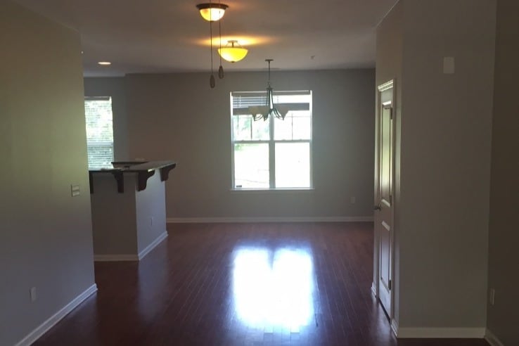 Building Photo - 1620 Walnut View Dr