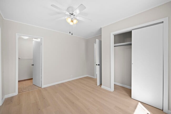 Building Photo - 521 Hawkins Rd