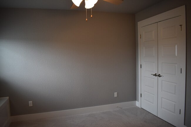 Building Photo - 4 Bedroom 3.5 Bathroom Home in the heart of Fayetteville, AR!!