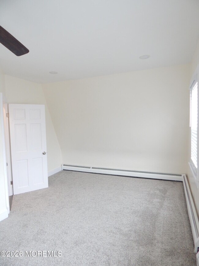 Building Photo - 90 Mt Hermon Way