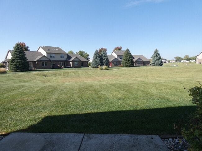 Building Photo - 627 N Edgemere Dr