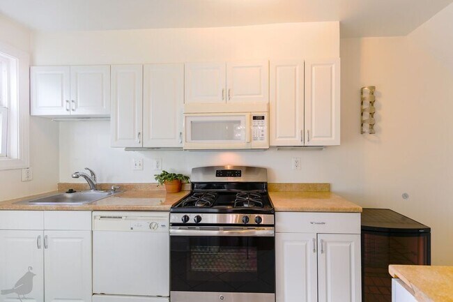 Building Photo - 3937 Ames St NE