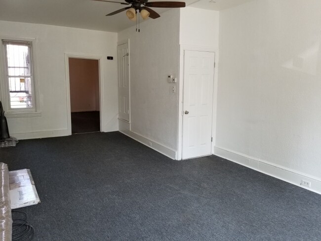 Building Photo - 256 S 13th St