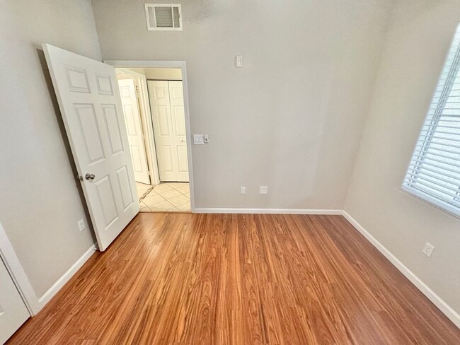 Building Photo - BRIGHT 2-BEDROOM SOUTHWEST LAS VEGAS CONDO