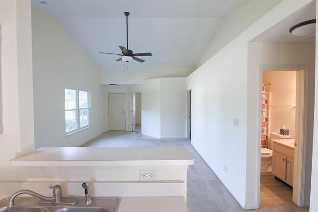 Building Photo - The Gardens North