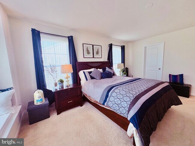Building Photo - 438 Boxelder Dr