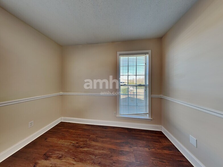 Building Photo - 216 Orleans Dr