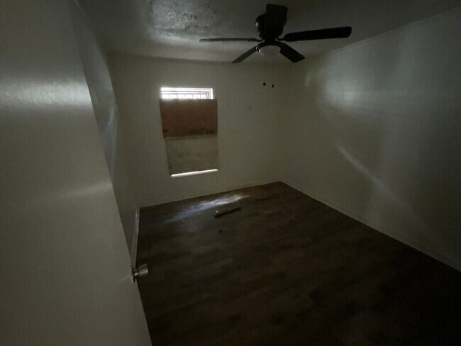 Building Photo - 2835 Comfort St