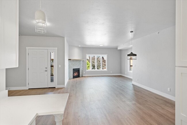 Building Photo - Upscale ground floor Whitefish Condo