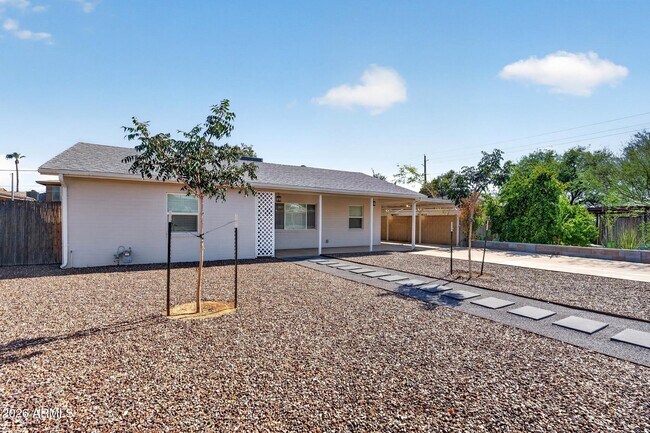 Building Photo - 1007 E Citrus Wy