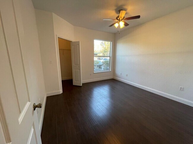 Building Photo - 5821 Legacy Crescent Pl