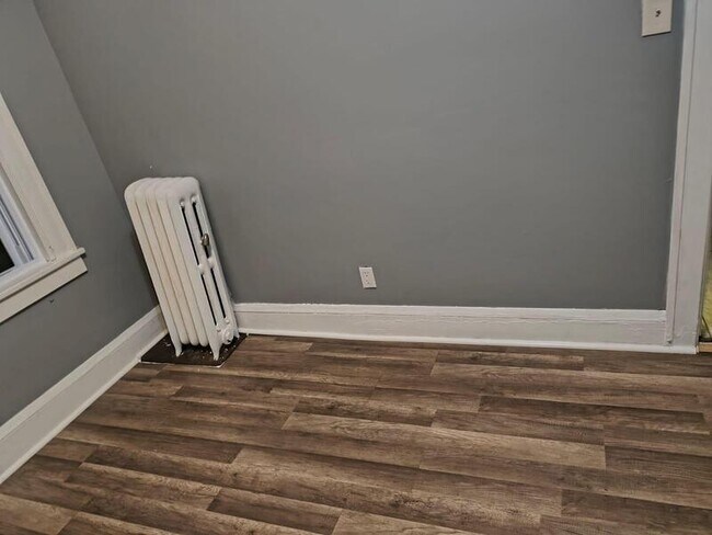 Building Photo - 13315 Madison Ave