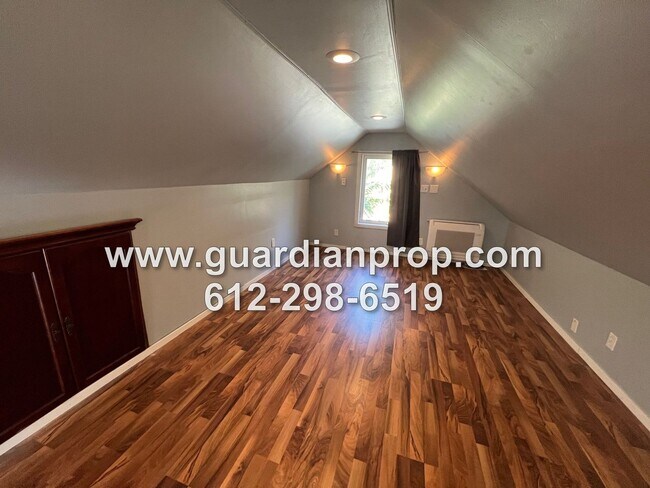 Building Photo - Mounds View House Available Now, Updated K...