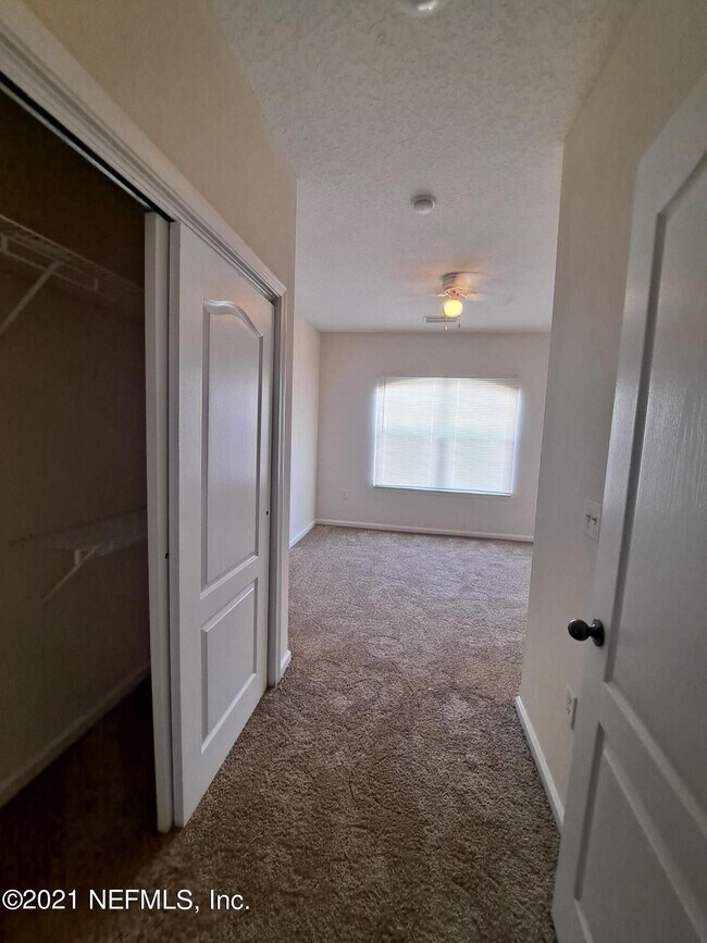 Building Photo - 3750 Silver Bluff Blvd