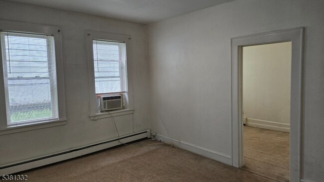 Building Photo - 246 Lakeview Ave