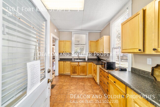 Building Photo - 740 E Fort King St