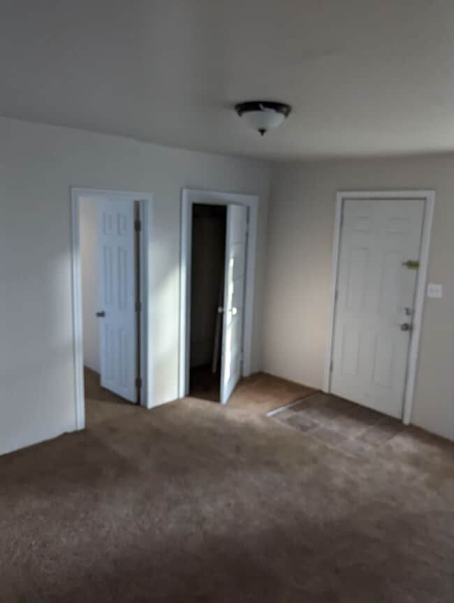 Building Photo - 4 SE 27th St