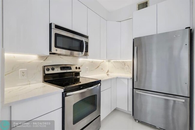 Building Photo - 1803 N Flagler Dr