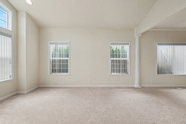Building Photo - Well-Kept Single-Level 3 bed, 2 bath home in West Salem