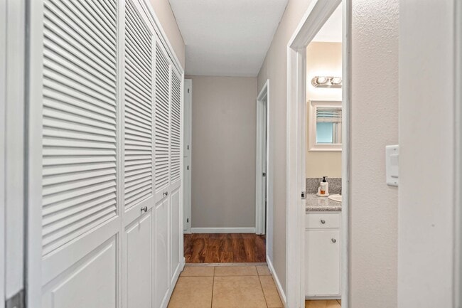 Building Photo - 1825 College Ave