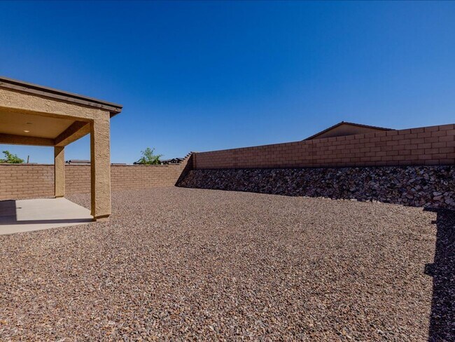 Building Photo - 3 Bedroom 2 Bathroom with Flex room