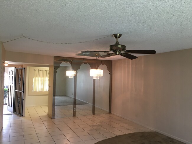 Building Photo - 1 Bedroom Condominium - Spring Creek - Sun...