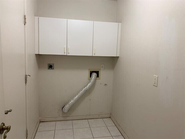 Building Photo - 109 Kings Dr
