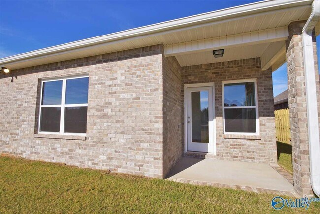 Building Photo - 104 Williams Pointe Boulevard SW