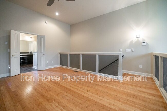 Building Photo - 118 Ruth Dr