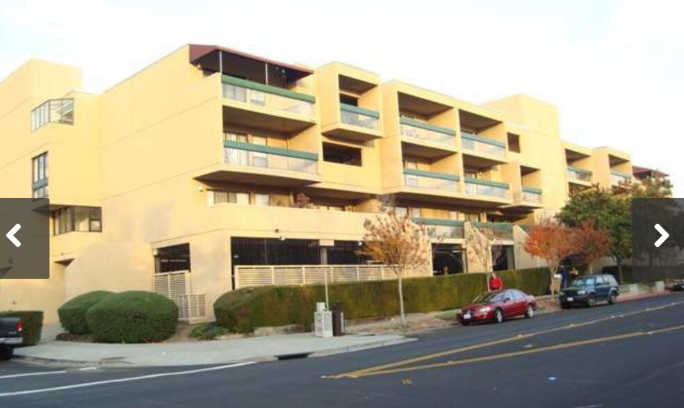 Building - 1771 Broadway St